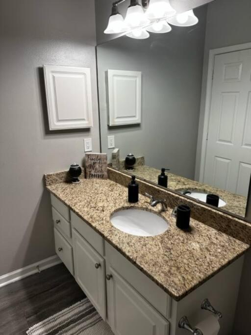 Extravagant 2 Br/2 Ba Apartment 薩凡納 外观 照片